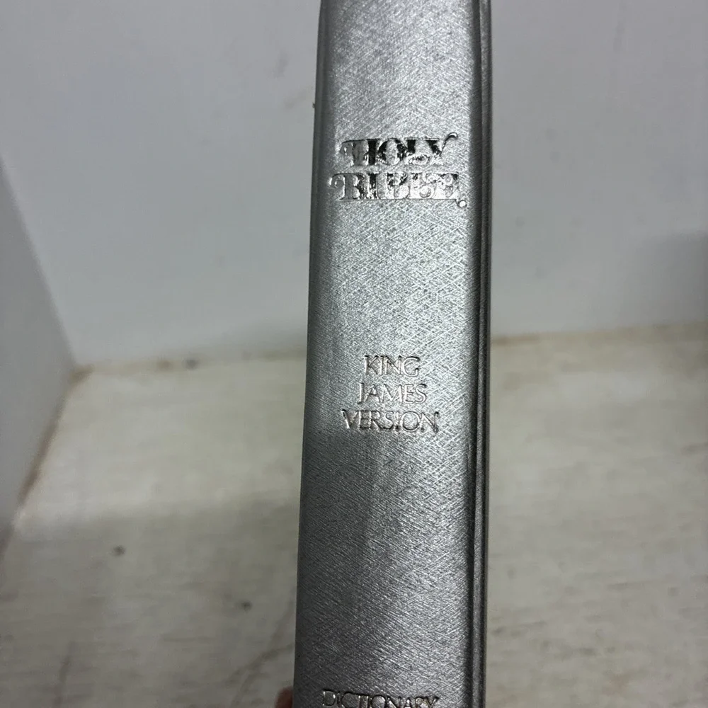 VG 1975 BIBLE Dictionary Concordance Authorized King James Version Crusade